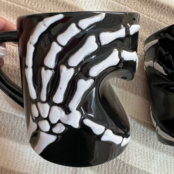 Halloween heart skull mugs - Picture 3 of 6